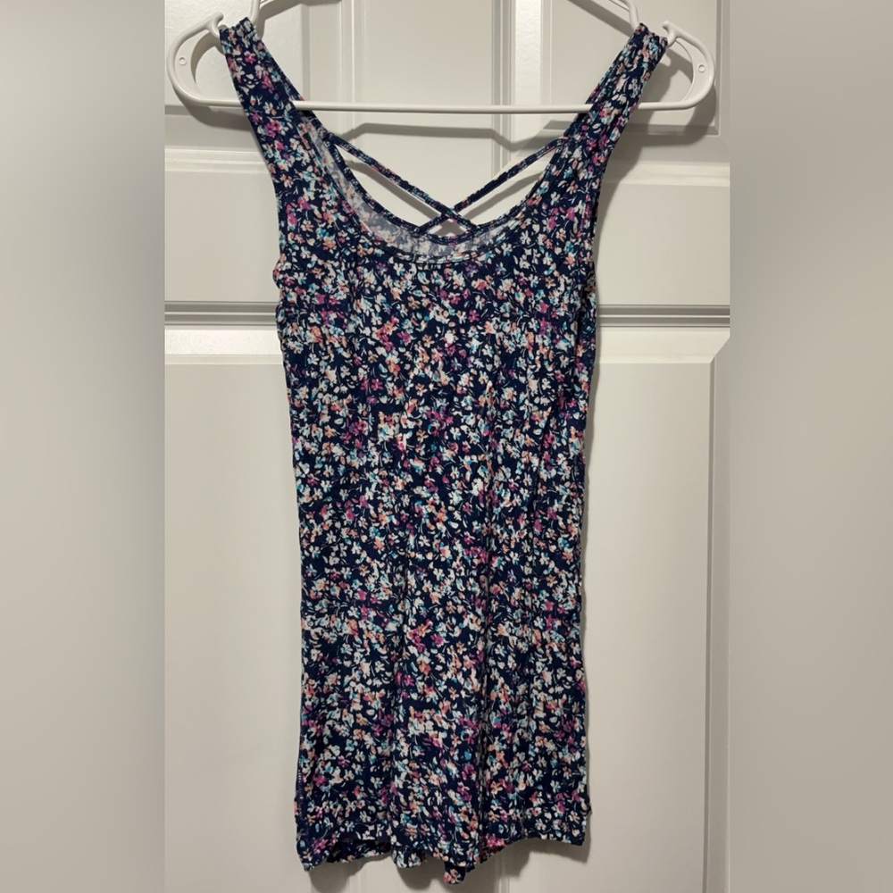 Reversible floral tank